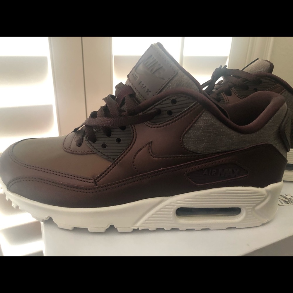 Women’s Nike AirMax size 7